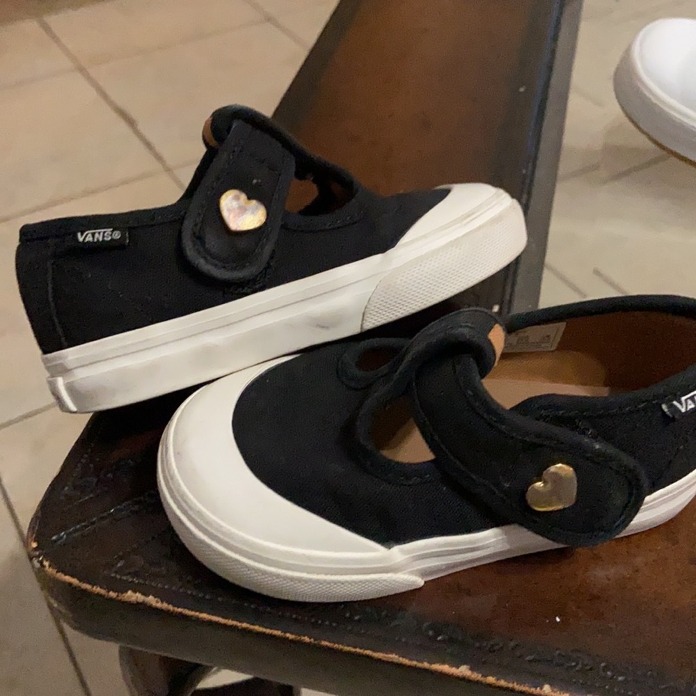 Vans - Picture 2 of 2